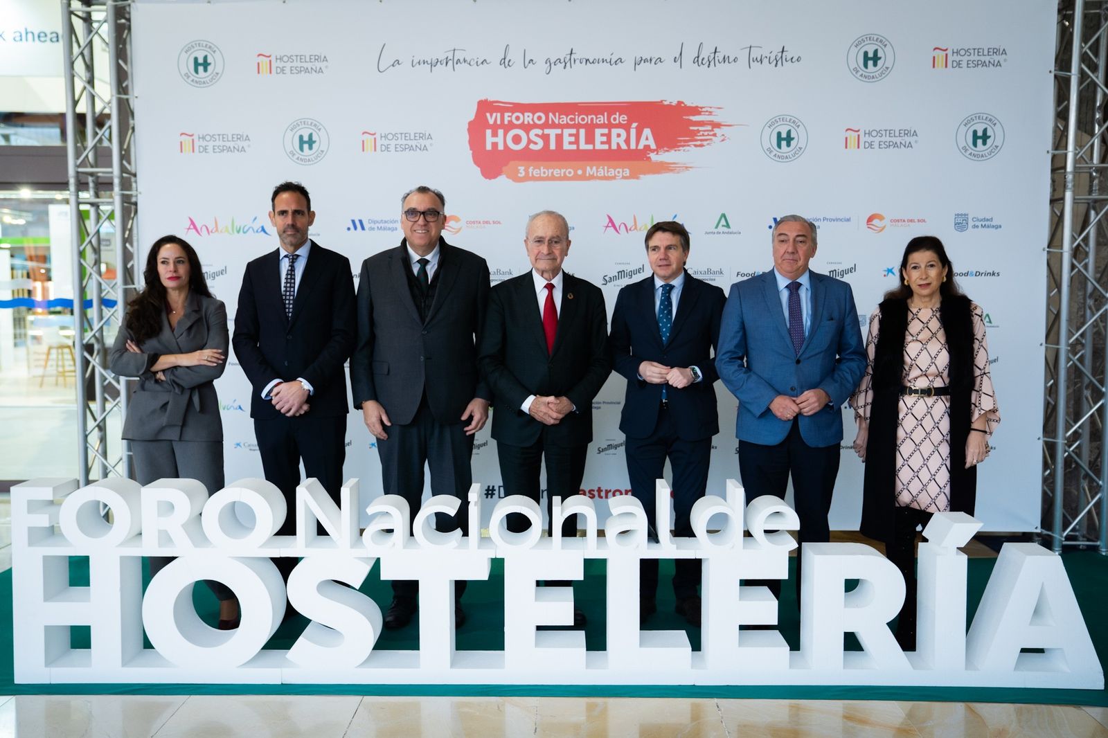 Autoridades en la inauguración del VI Foro Nacional de la Hostelería.