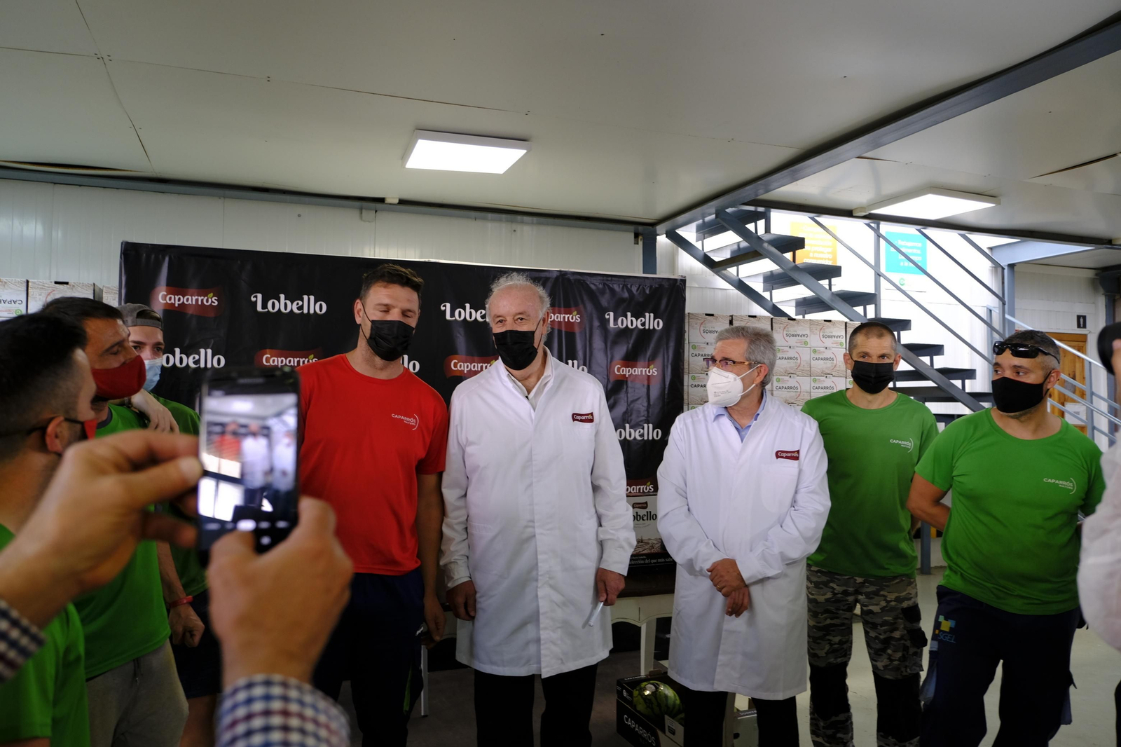 Fotogalería de la visita de Vicente del Bosque a Grupo Caparrós.