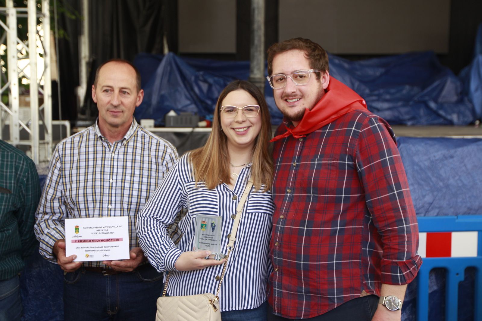 Imágenes de las Fiestas de Abrucena: concurso de mostos, encierro infantil y migas populares