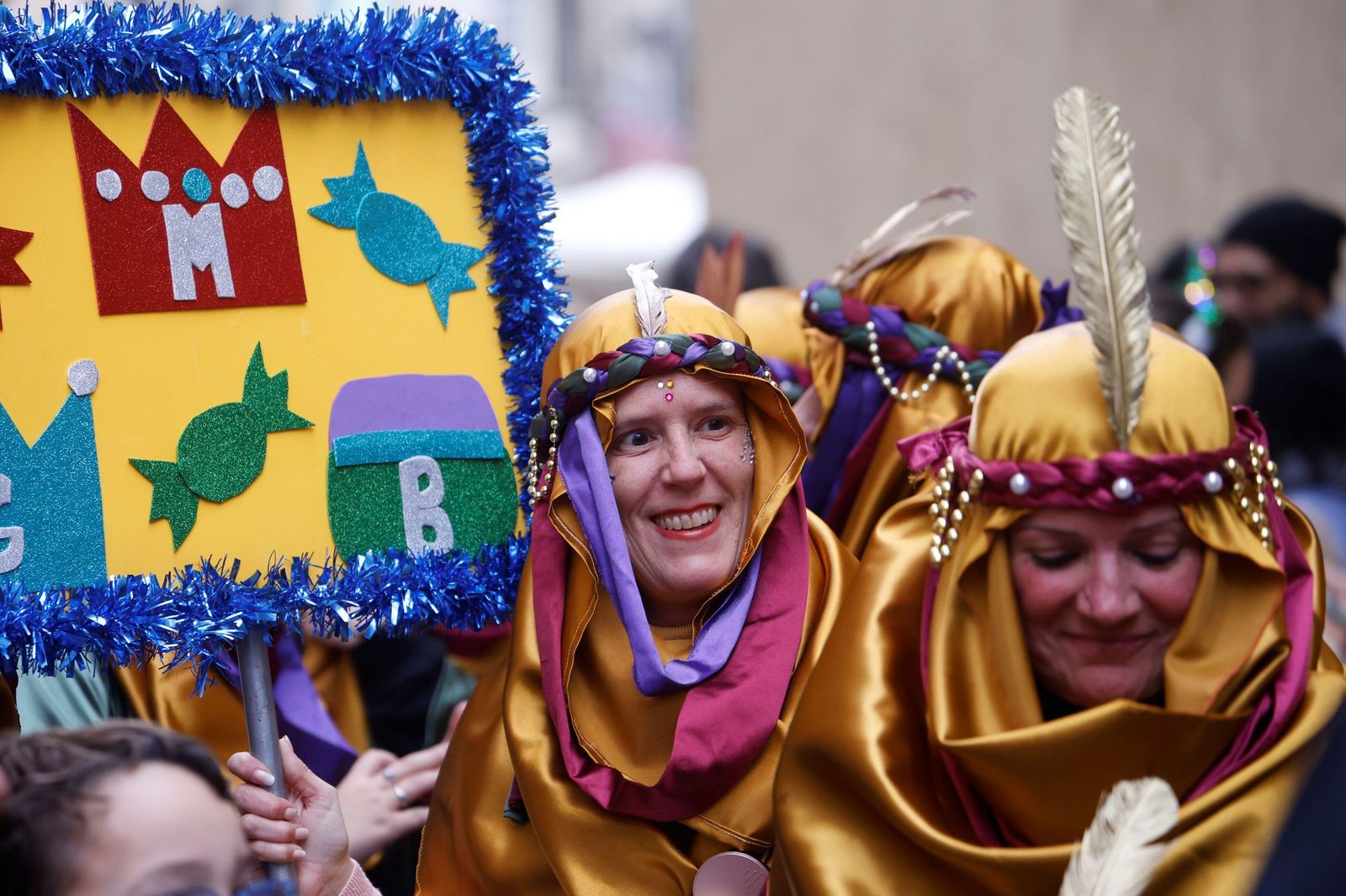 El Cartero Real llena de ilusión el Centro de Córdoba, en imágenes