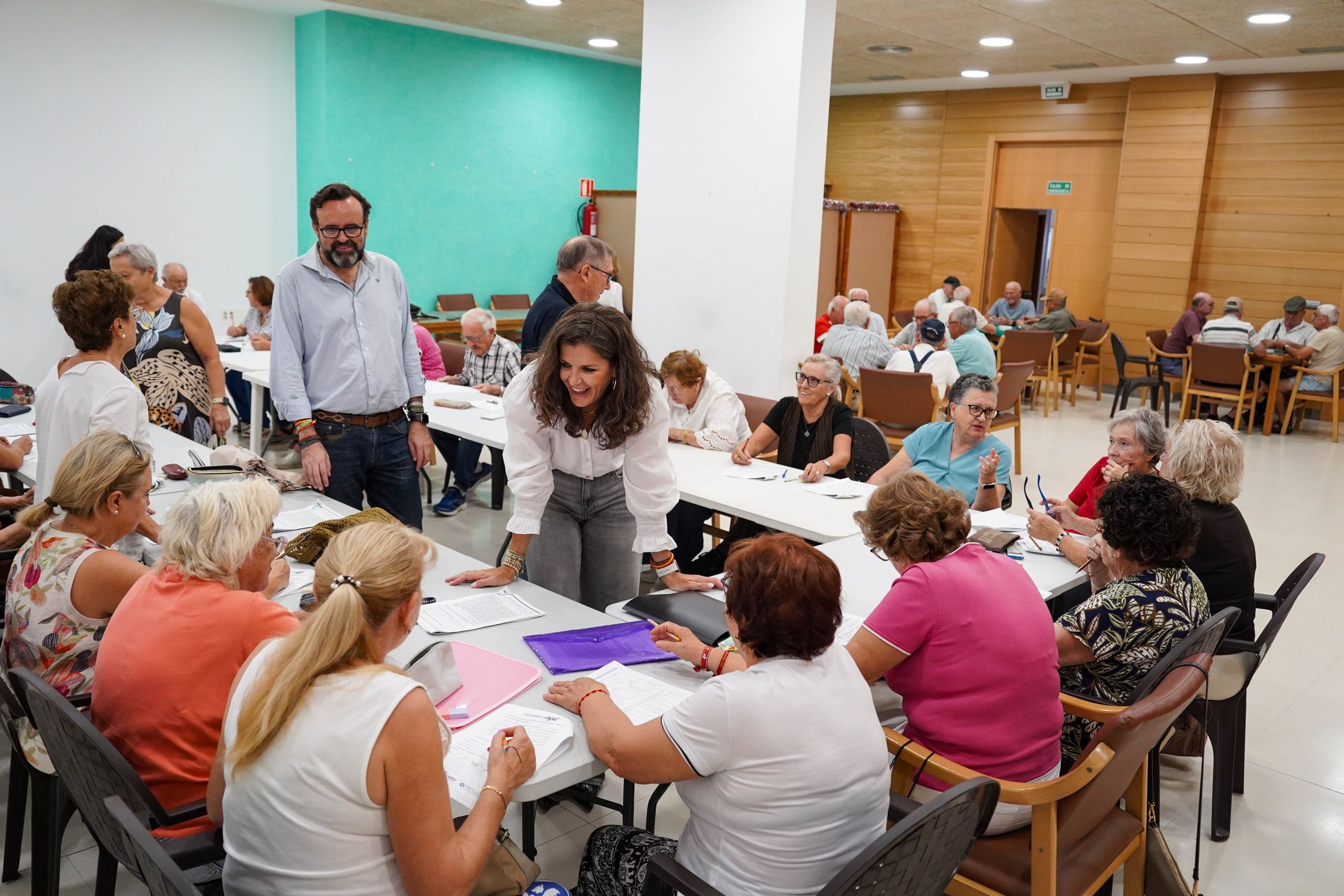 El Ejido impulsa talleres de memoria y digitalización en los 13 centros municipales de mayores