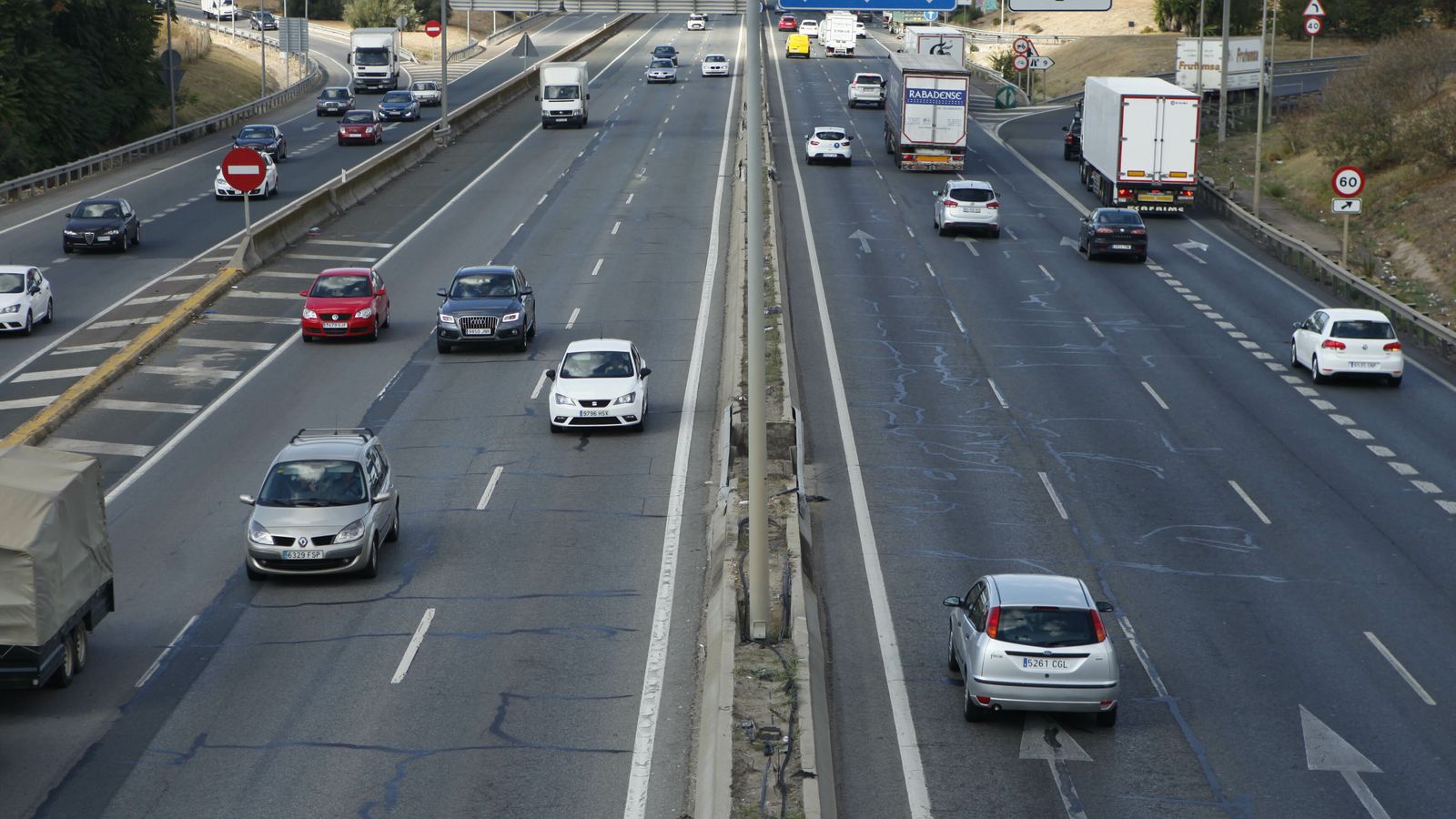 La autovía de circunvalación SE-30, a su paso por el Puerto de Sevilla.