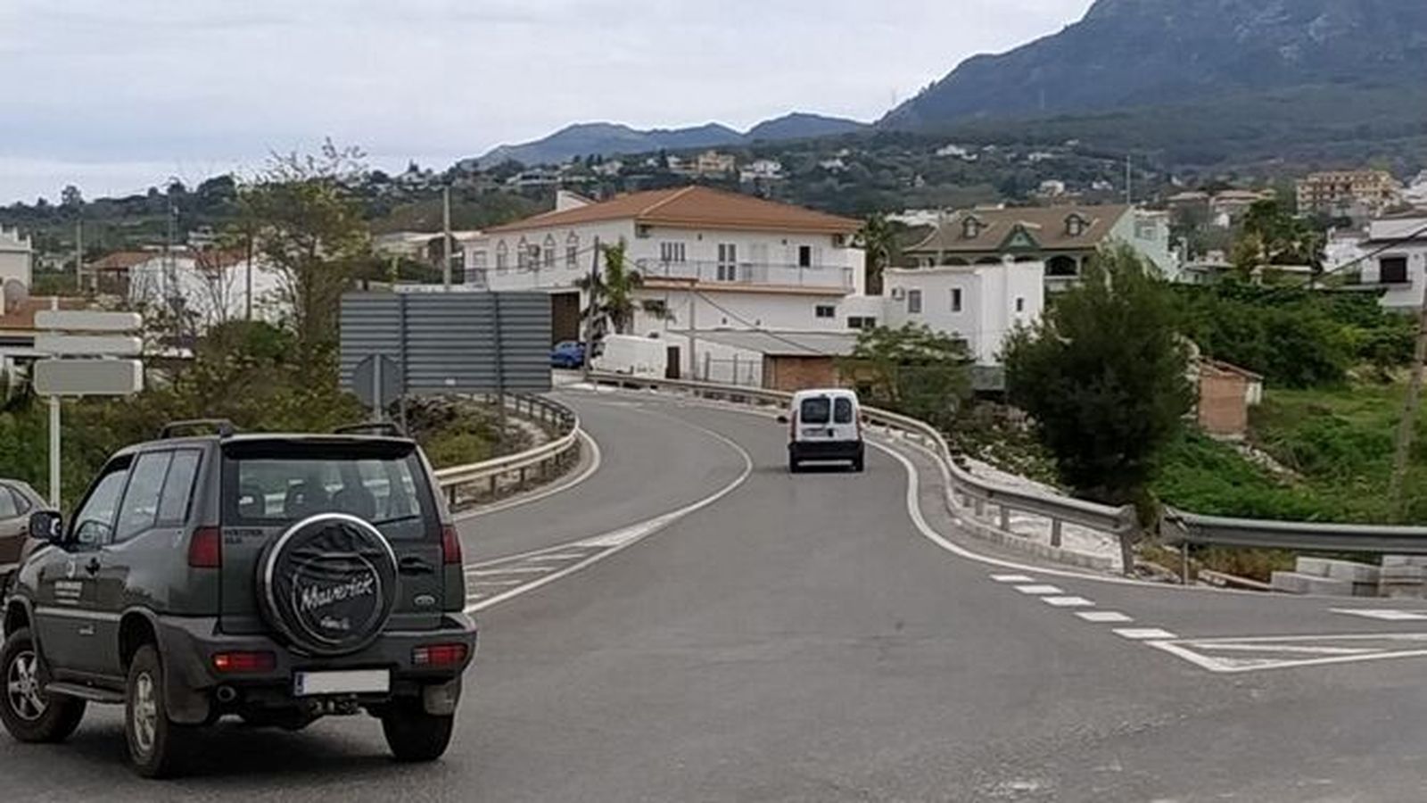 Un tramo  de la carretera A-404, que enlaza Coín y Churriana