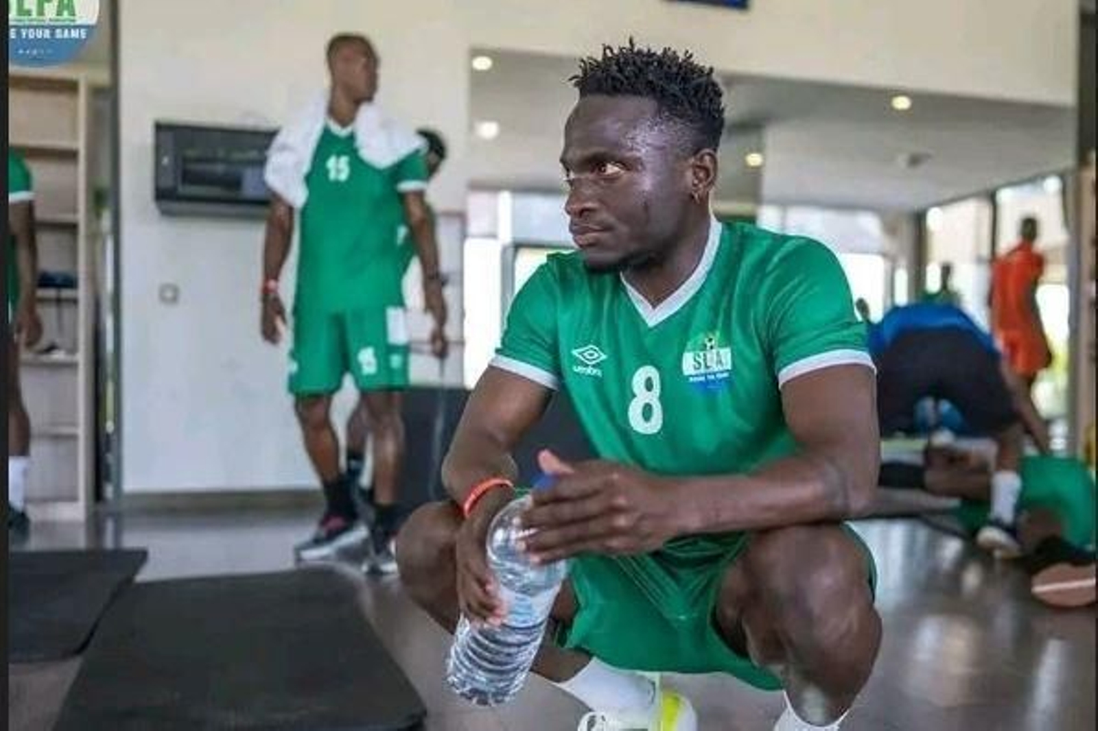 Alhassan Koroma , durante la concentración con Sierra Leona