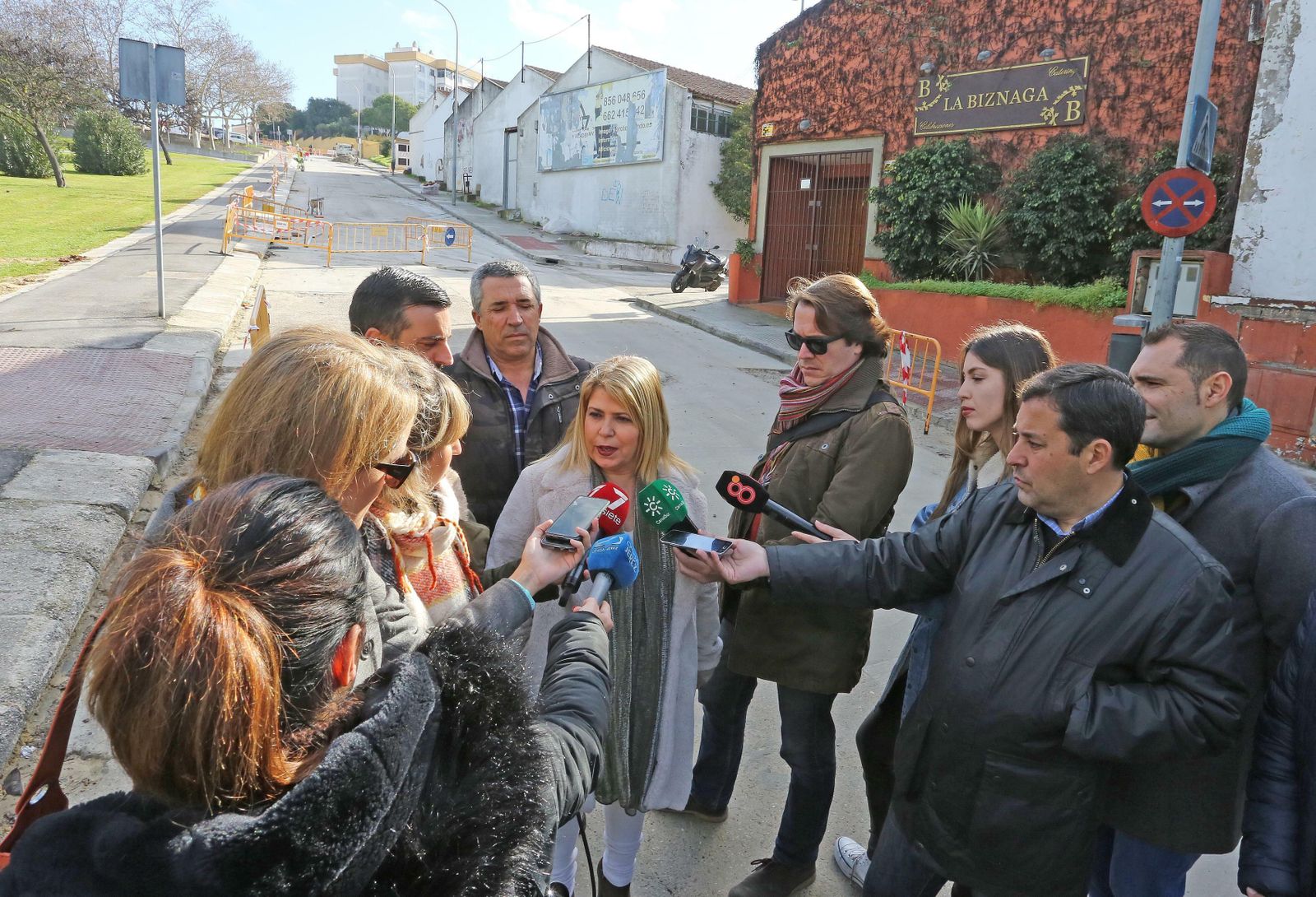 La alcaldesa atiende este lunes a los medios de comunicación.