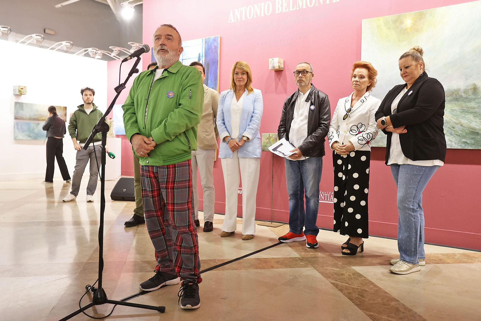 Imágenes de la inauguración de la muestra 'Camino de Perfección' del pintor Antonio Belmonte