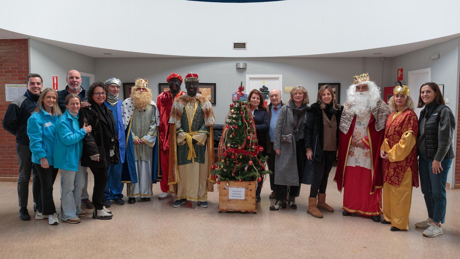 Foto de familia con los Reyes Magos.