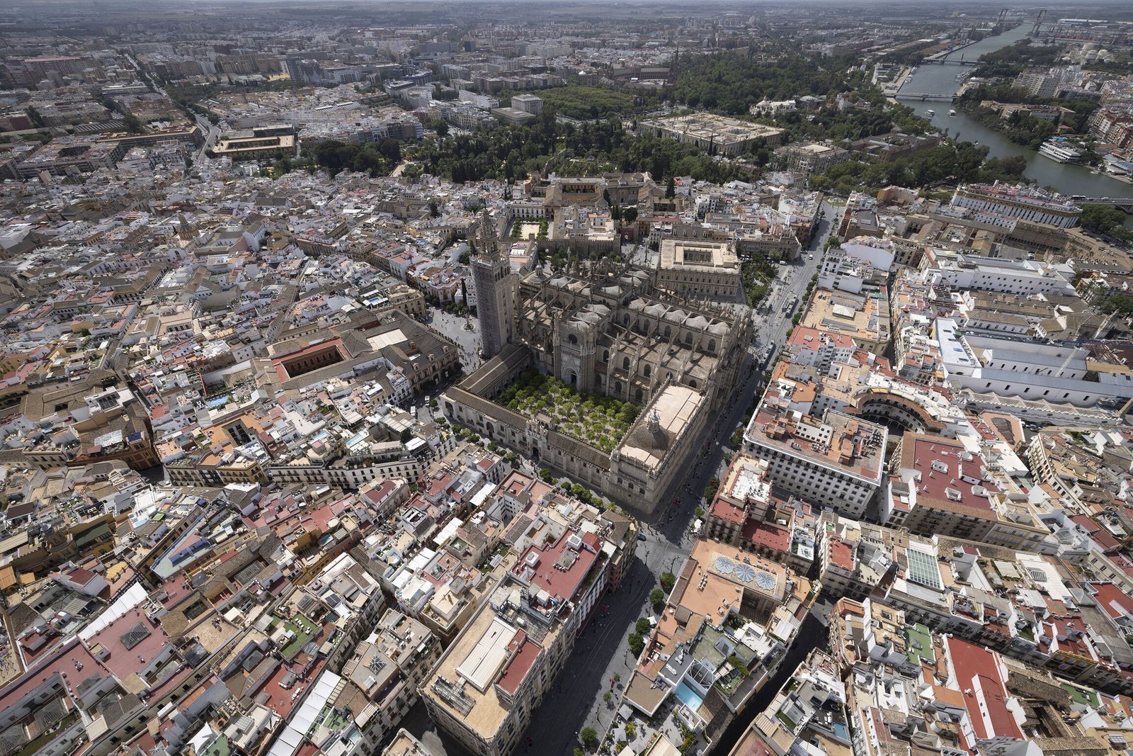 Sevilla desde el helicóptero de la Policía Nacional