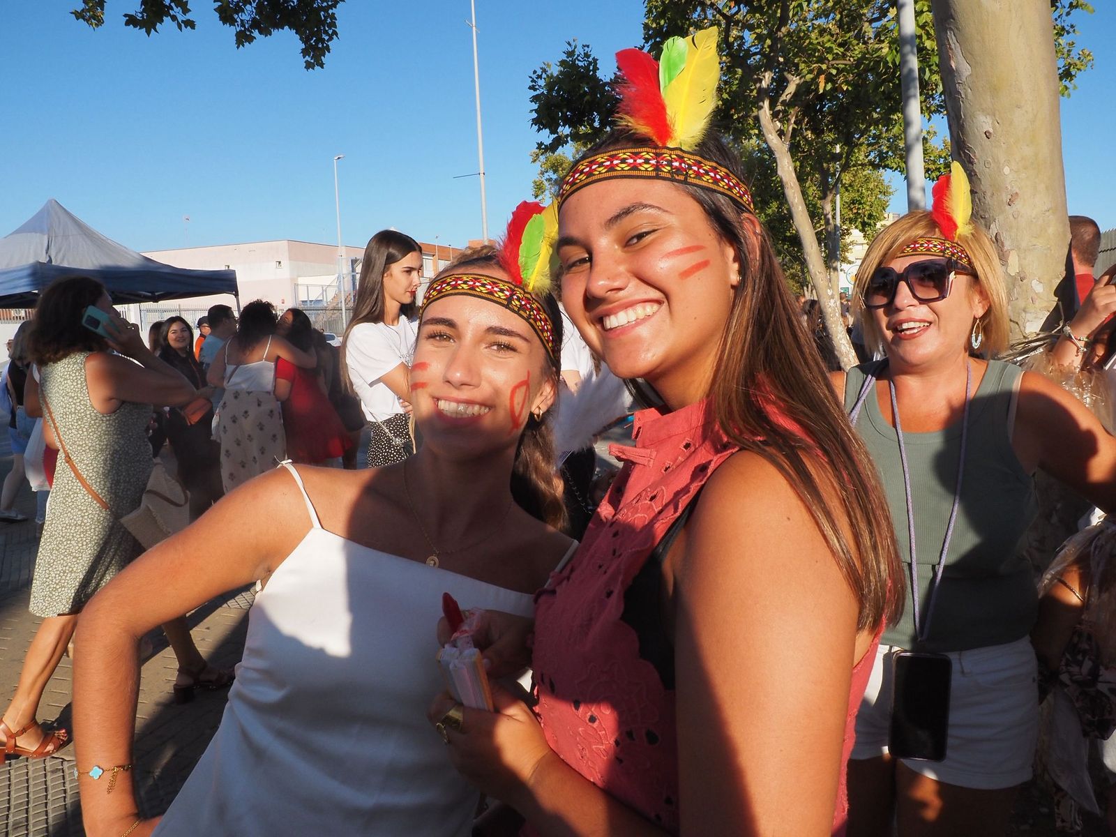 Ambiente previo al concierto de Manuel Carrasco en Isla Cristina