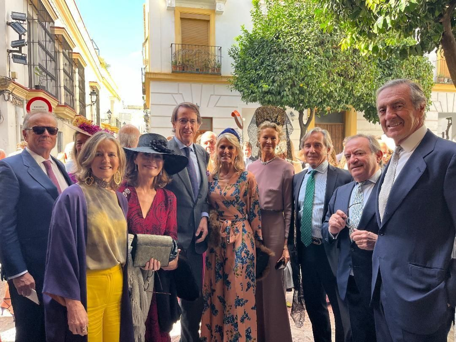Alfonso Gordón, Carmen Rozpide, Elena López de Henares, marqueses de Bonzanza, Maise Martí, Jorge e Ignacio Manrique y José Ignacio Benjumea. Alfonso Gordón, Carmen Rozpide, Elena López de Henares, marqueses de Bonzanza, Maise Martí, Jorge e Ignacio Manrique y José Ignacio Benjumea.