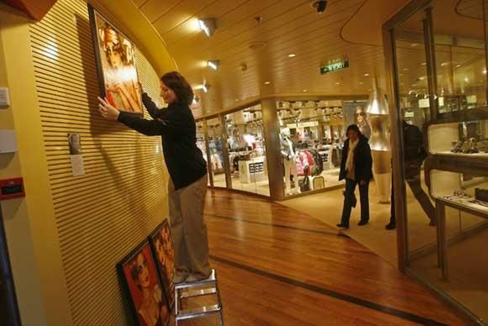 El 'Aidablu' es el primero de los 300 buques de este tipo que atracarán este año en el Puerto de Cádiz

Foto: Joaquin Pino