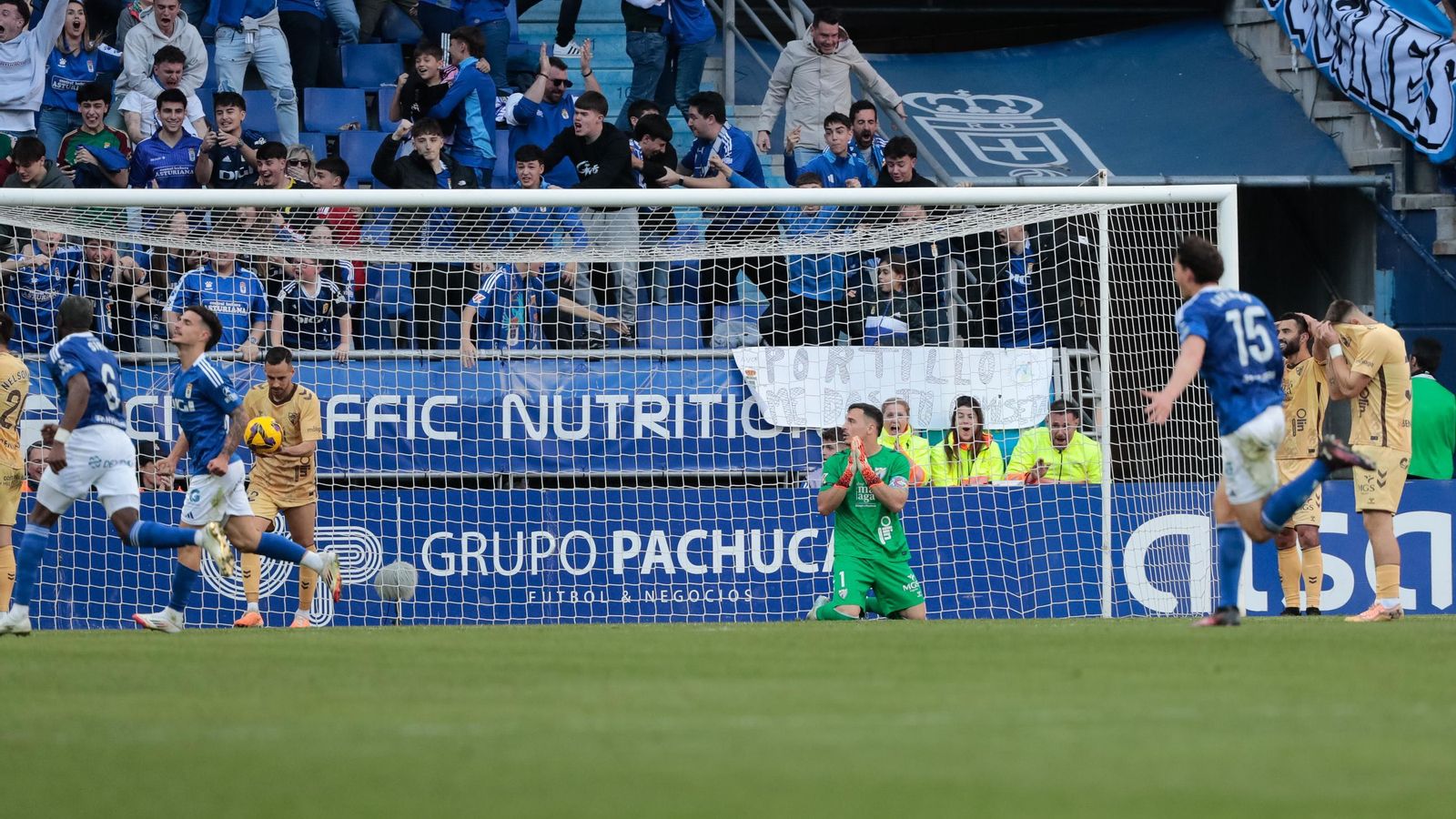 El Real Oviedo-Málaga CF, en fotos