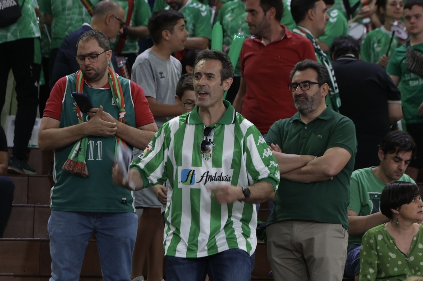 Búscate en el o Betis Granada de baloncesto