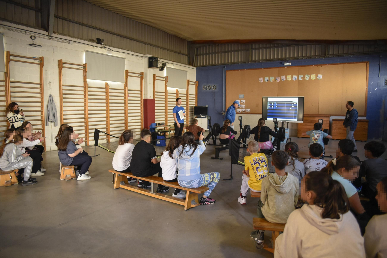 Las fotos de la clase del Club de Remo Linense en el colegio Pablo Picasso