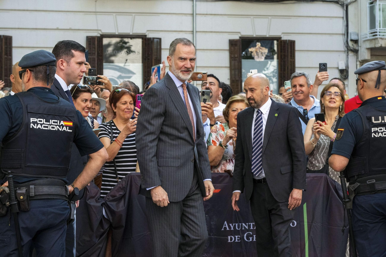 El Rey Felipe VI visita la Basílica de las Angustias, Mayo 2025 Las imágenes de la vista del Rey Felipe VI a la Basílica de la Virgen de las Angustias de Granada
