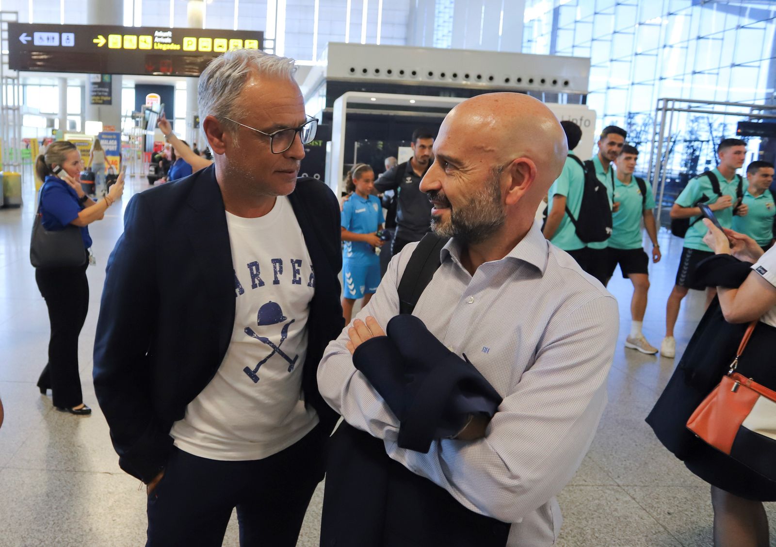 El espectacular preámbulo en el aeropuerto con la afición