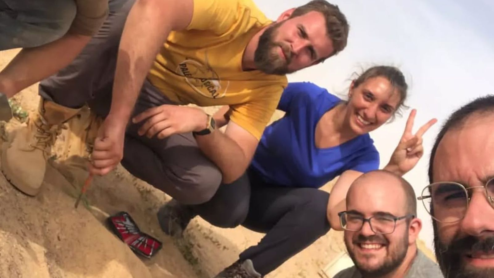 Equipo en el descubrimiento de un cráneo de Spinosaurus mirabilis en Níger