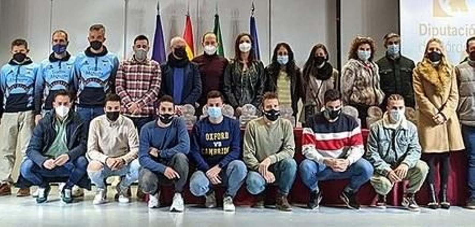 Los premiados y las autoridades, durante la gala del circuito provincial.