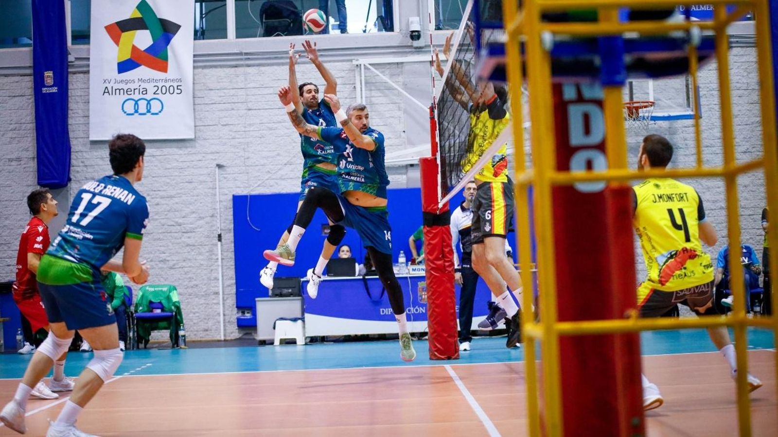 Jugada de ataque de los ahorradores en uno de los encuentros de playoffs.