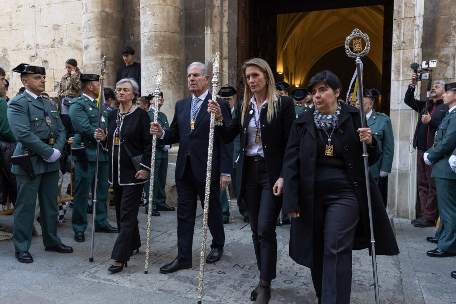 Las cofradías de la Vera Cruz, Expiración y Gran Poder lucen sus cortejos en la calle