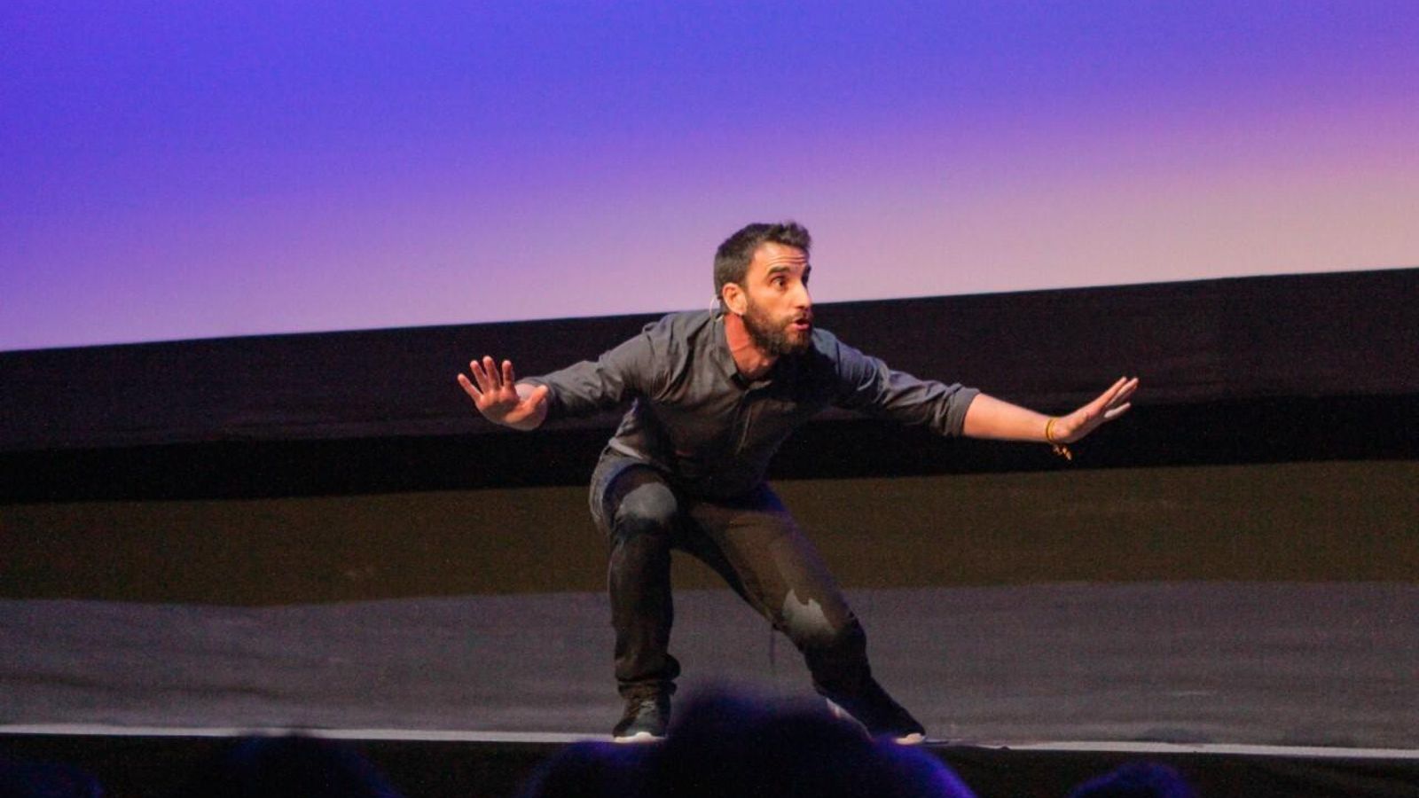 Dani Rovira hará tres funciones benéficas de su monólogo 'Odio'.