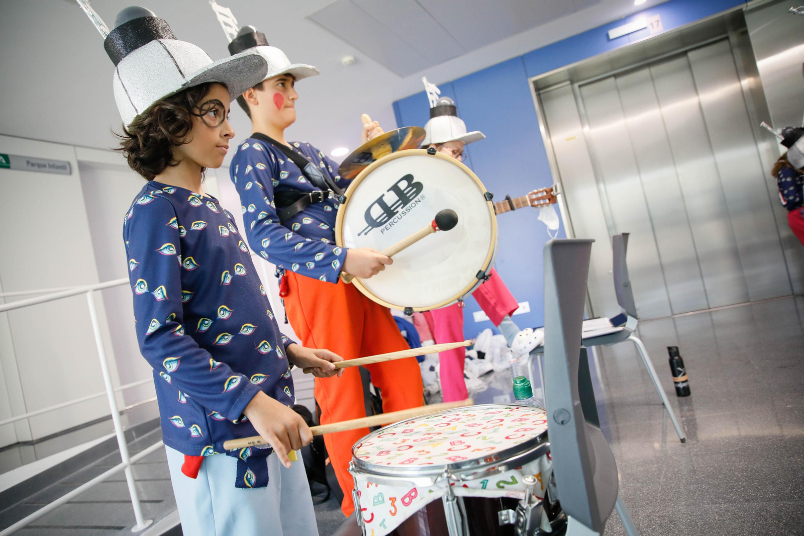 Carnaval para los niños y niñas del hospital Materno Infantil de Almería contado en imágenes