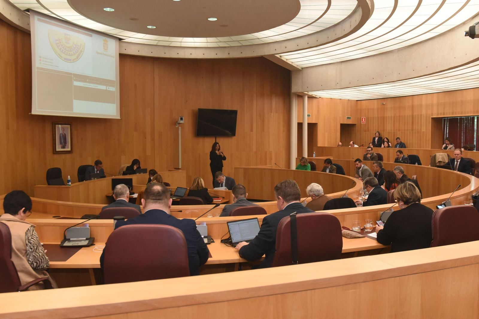 El Pleno de Diputación aprueba el Presupuesto para 2023, con el apoyo de Ciudadanos e IU y la abstención de Unidas Podemos y PP