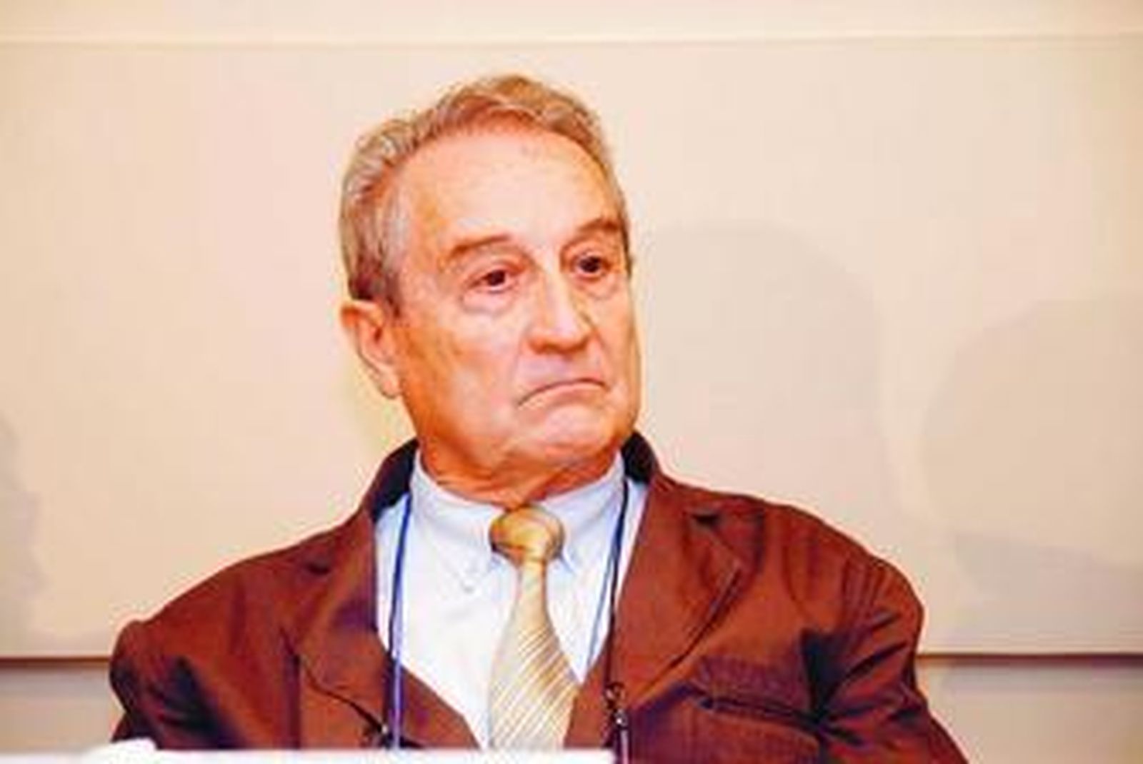 Paul Estrade, de la Universidad de París VIII.