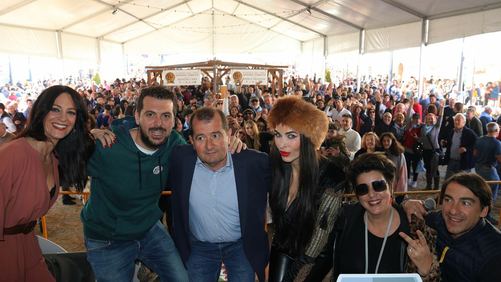 De izquierda a derecha: Delia Molina; Álvaro Molina; Jesús Ubiña; Carolina Martín; Amparo Sánchez; y Miguel Ángel Molina.