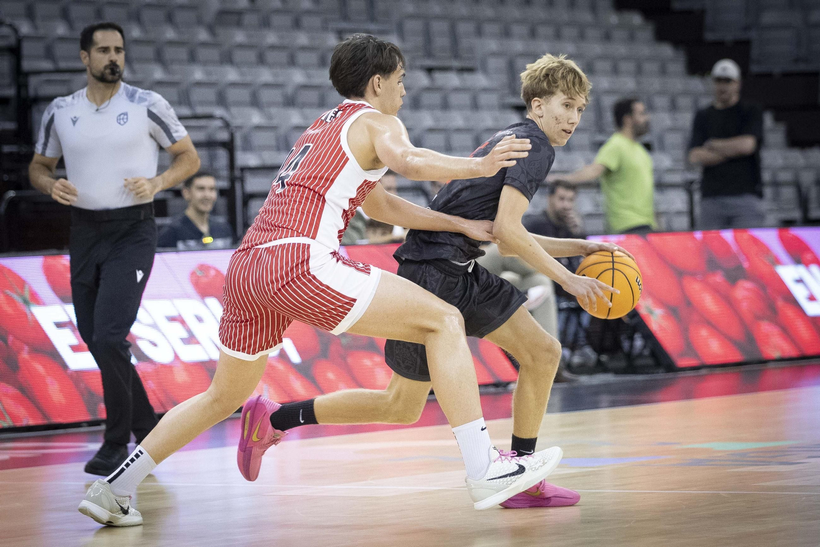 Ataque del equipo granadino en un partido anterior en el Palacio