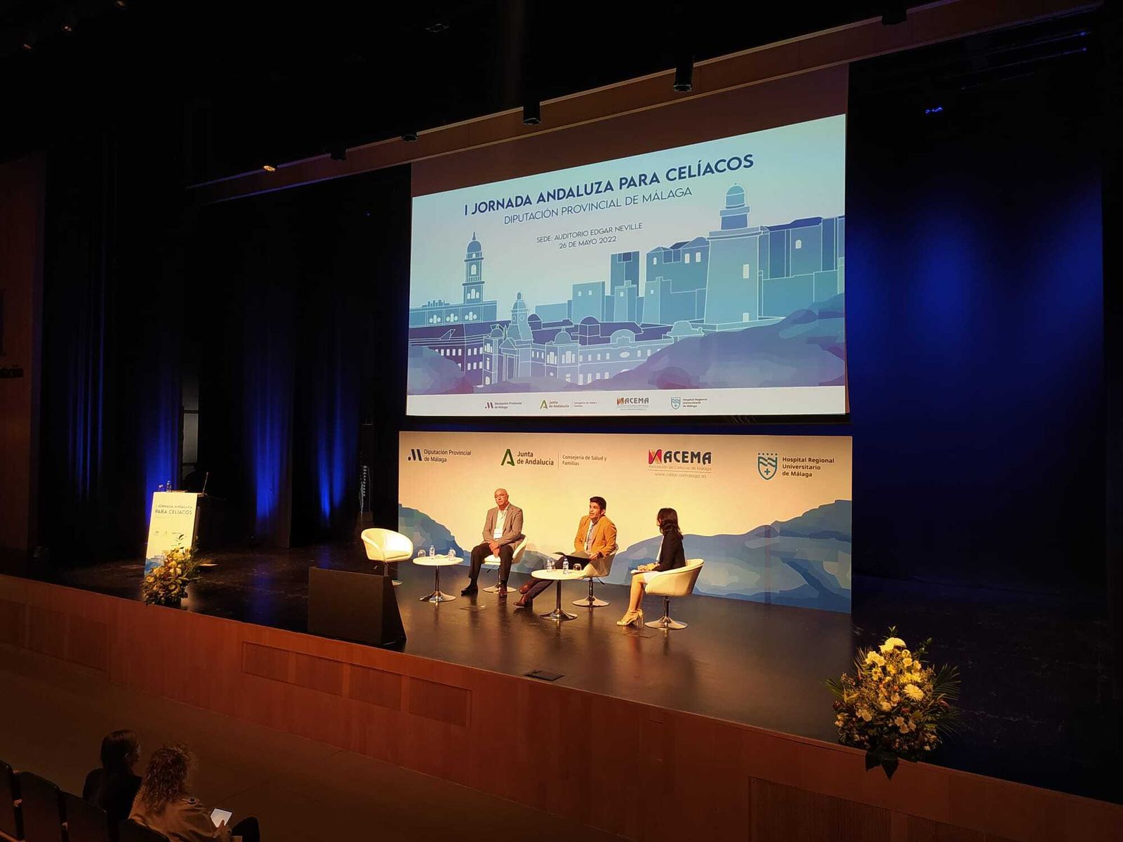Rafael Mario Galán, presidente de la Asociación de Celíacos de Málaga (ACEMA), Álvaro Manzanos, vicepresidente de la Federación de Asociaciones de Celíacos de España (FACE), y Verónica Rubio, secretaria general de Association of European Coeliac Societies (AOECS), en la I Jornada Andaluza para Celíacos