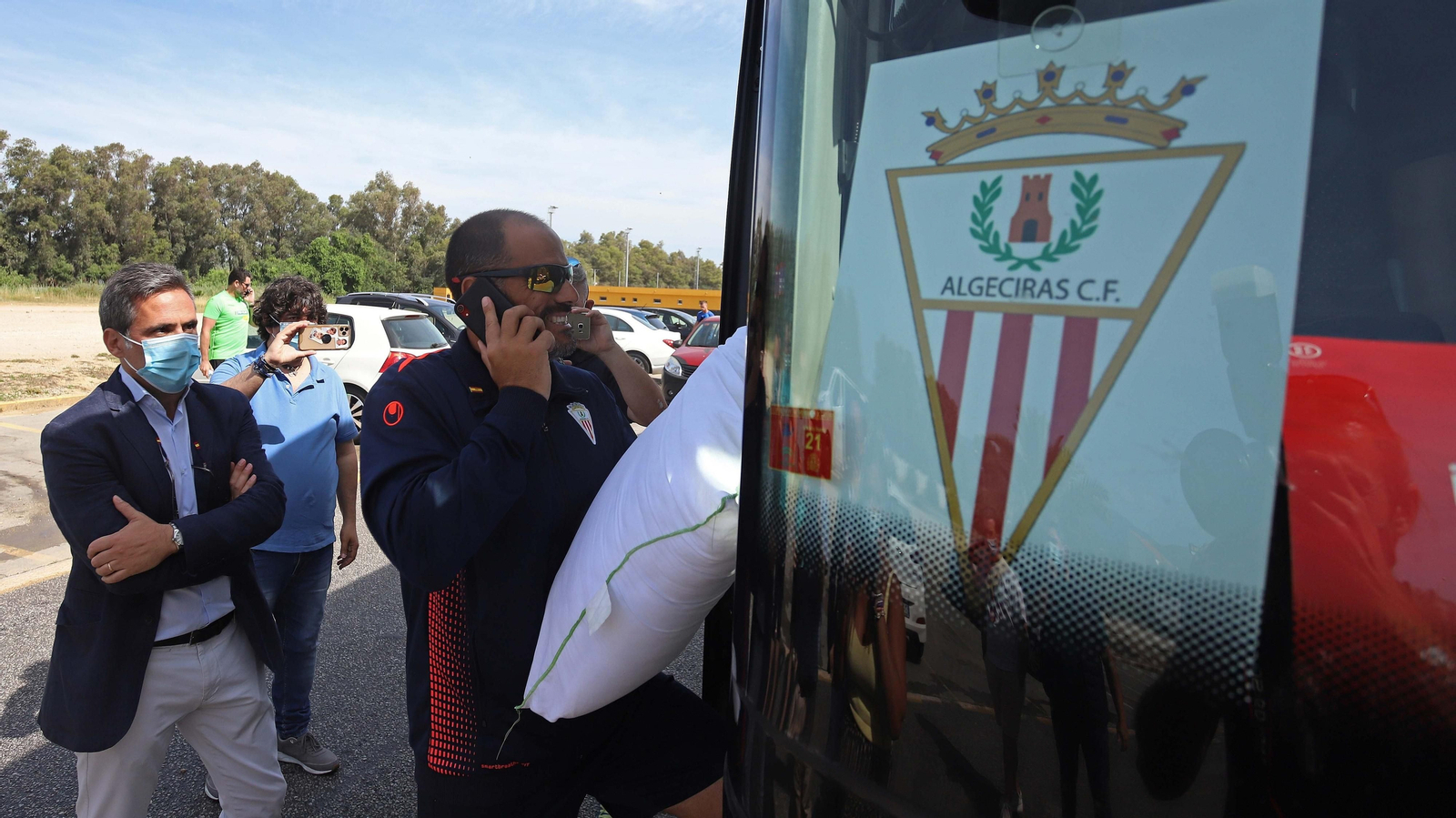 Fotos de la salida del Algeciras a la final del playoff de ascenso a Segunda