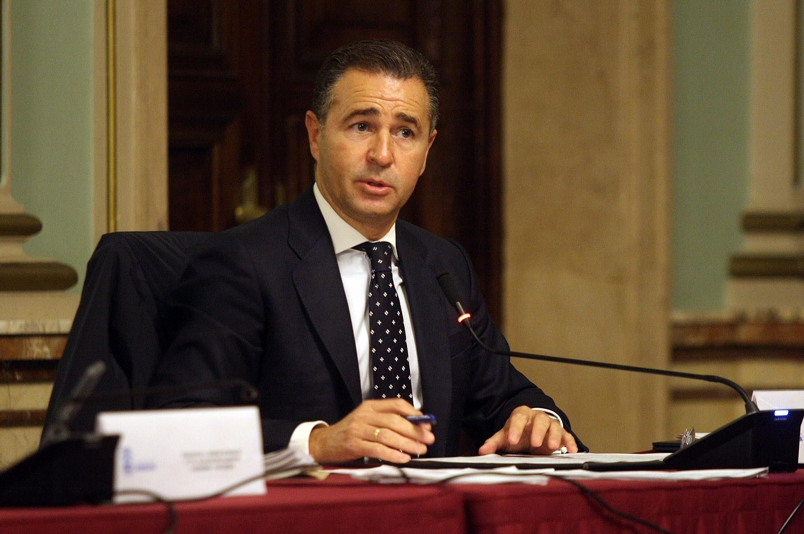 Imágenes del pleno del Ayuntamiento de Huelva