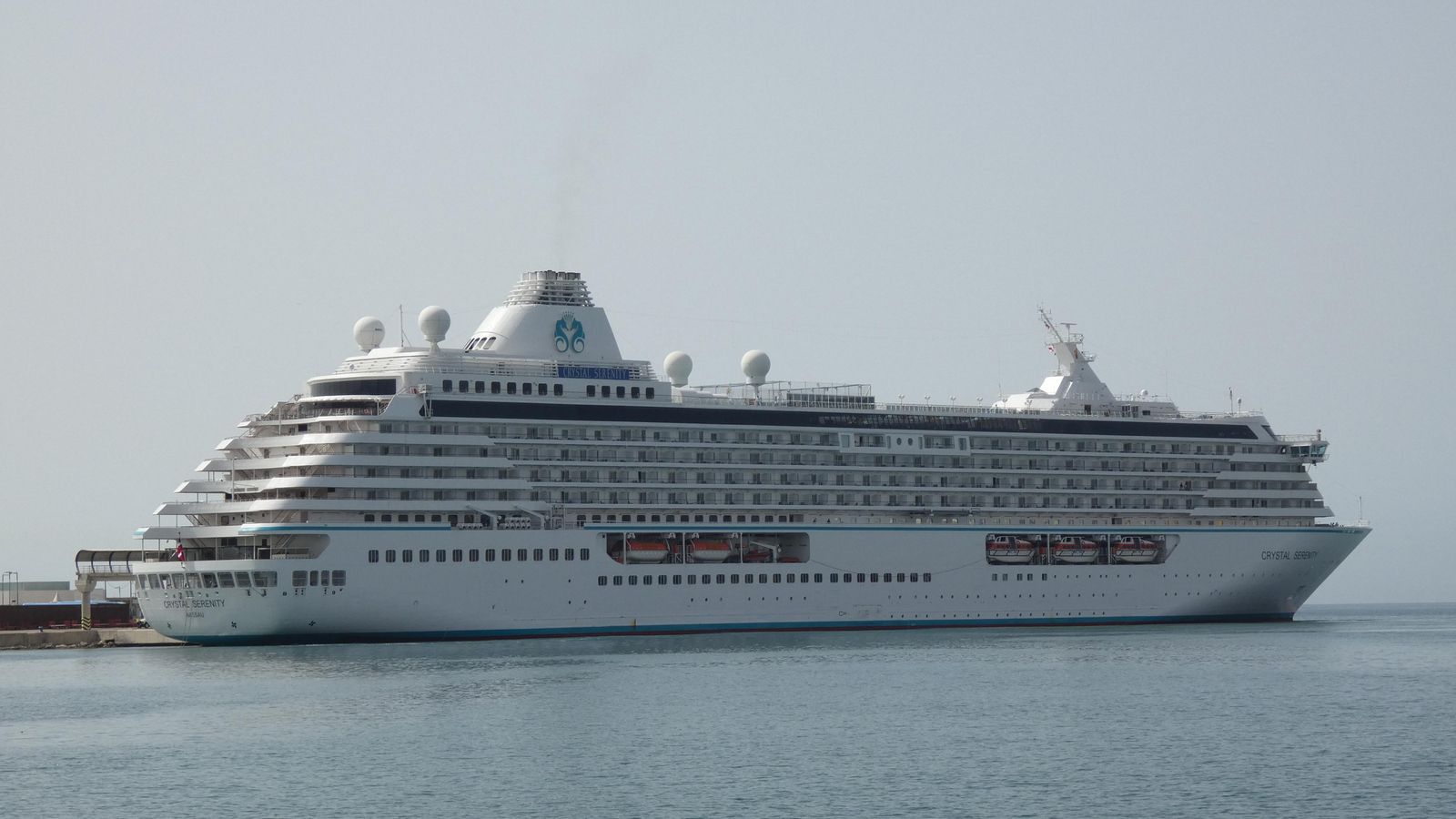 Atracado en el muelle norte de la estación marítima de levante.