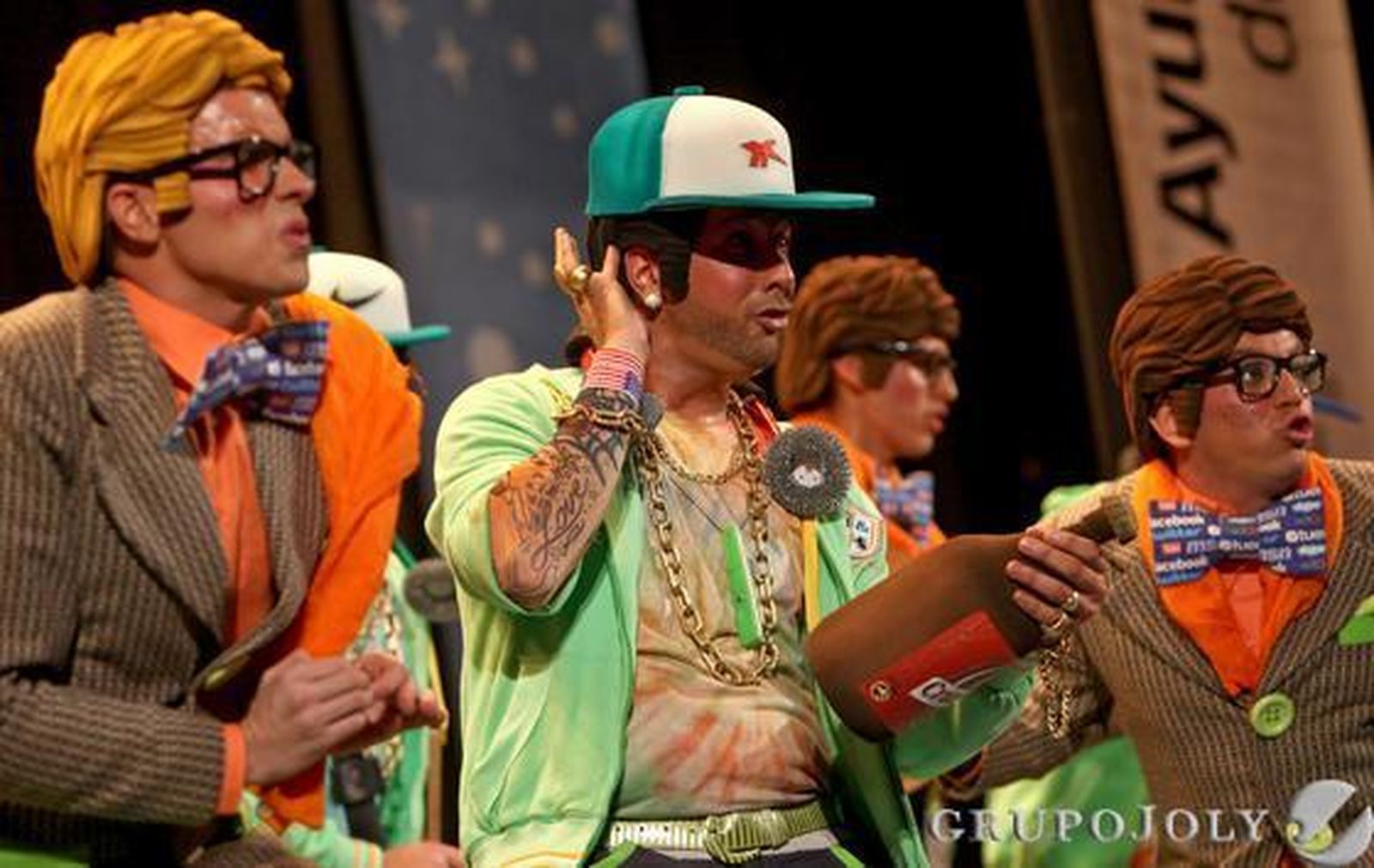 Chirigota 'Ni mourinho endereza a este niño'

Foto: Jesus Marin