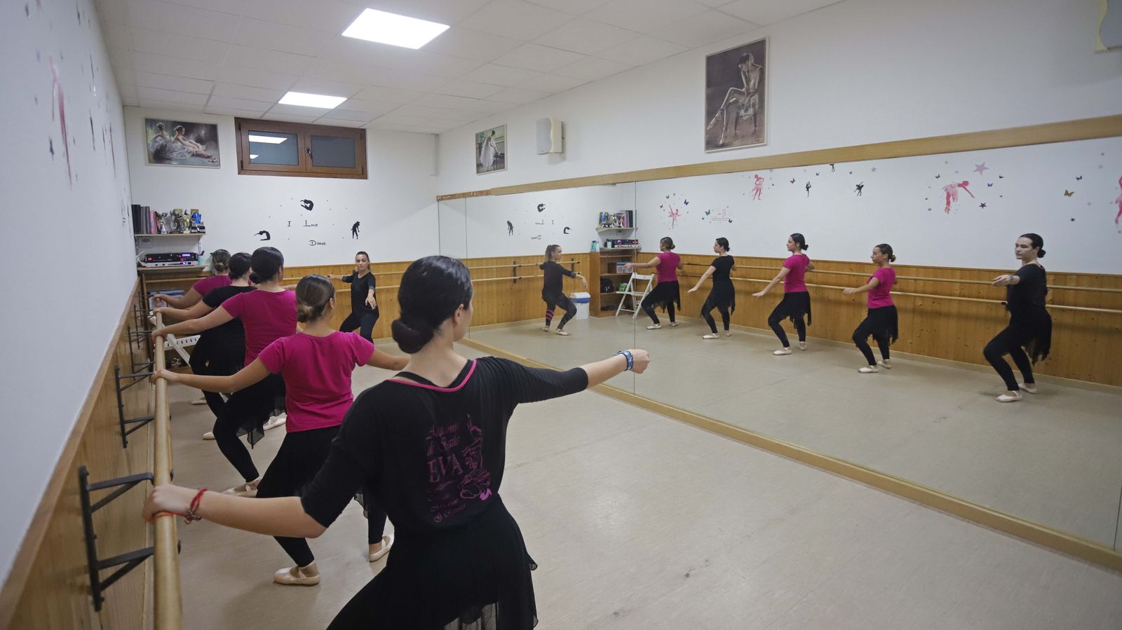 Fotos de la Academia de Baile Eva en La Línea