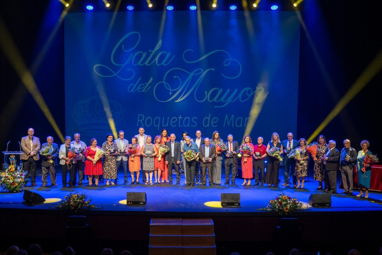 Roquetas rinde homenaje a sus asociaciones de mayores