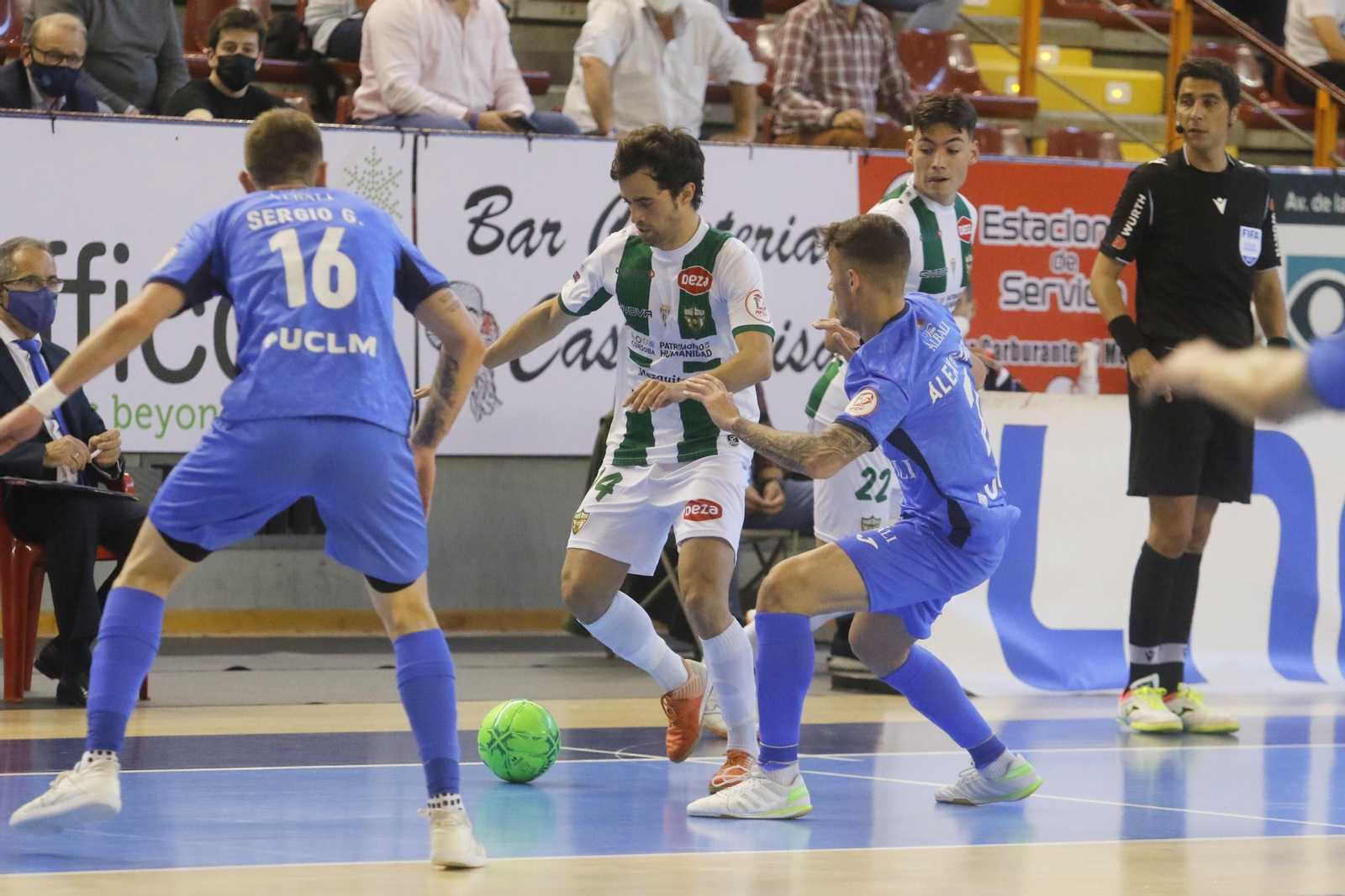 Las imágenes del empate del Córdoba Futsal ante Viña Albali Valdepeñas en Vista Alegre