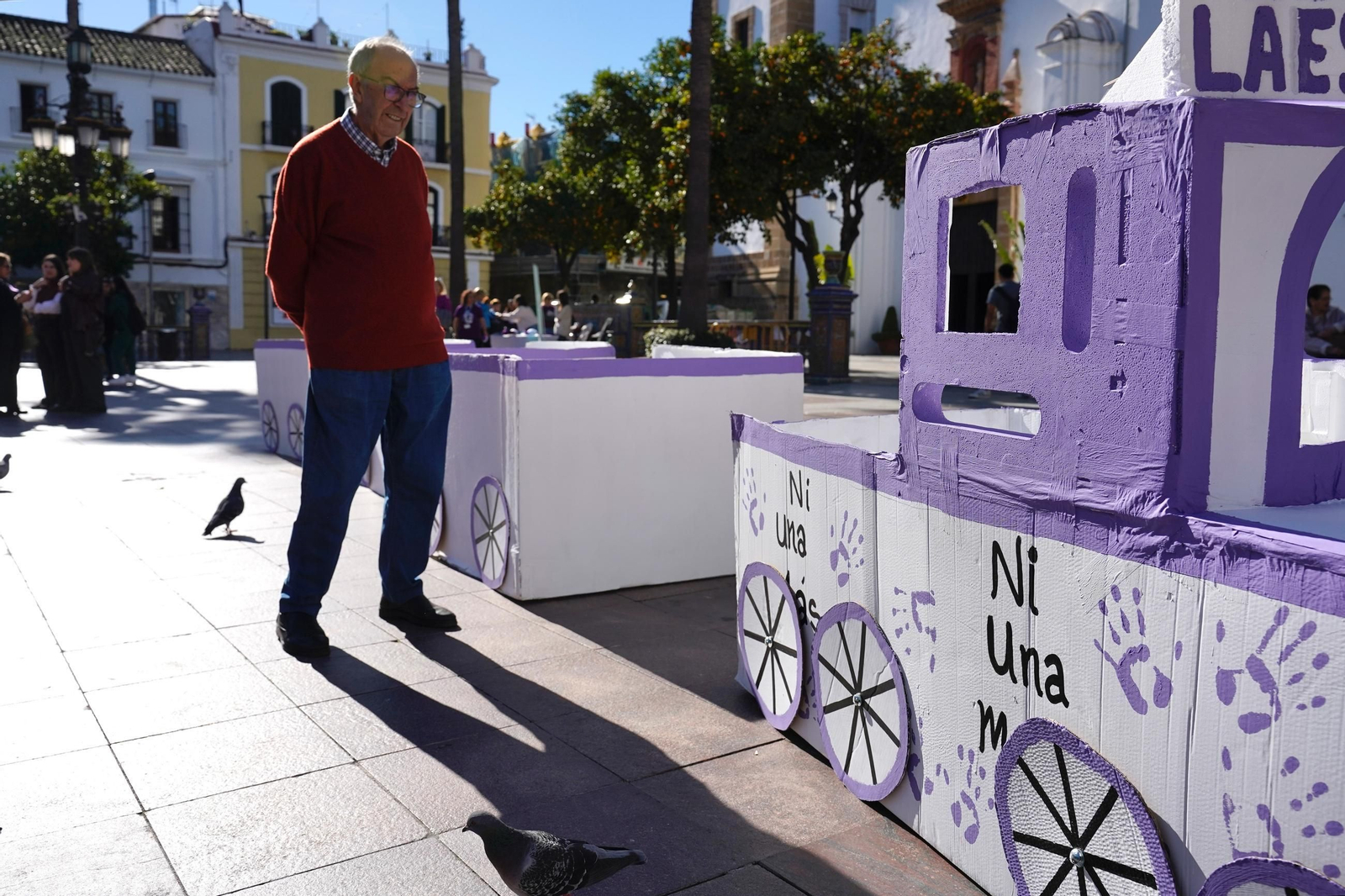 Fotos de los actos de Victoria Kent por el día contra la violencia machista