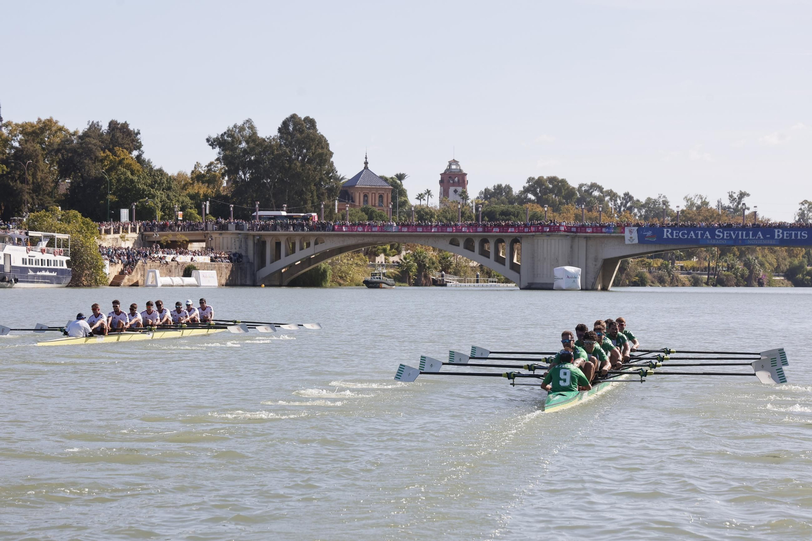Las imágenes de la regata Sevilla-Betis