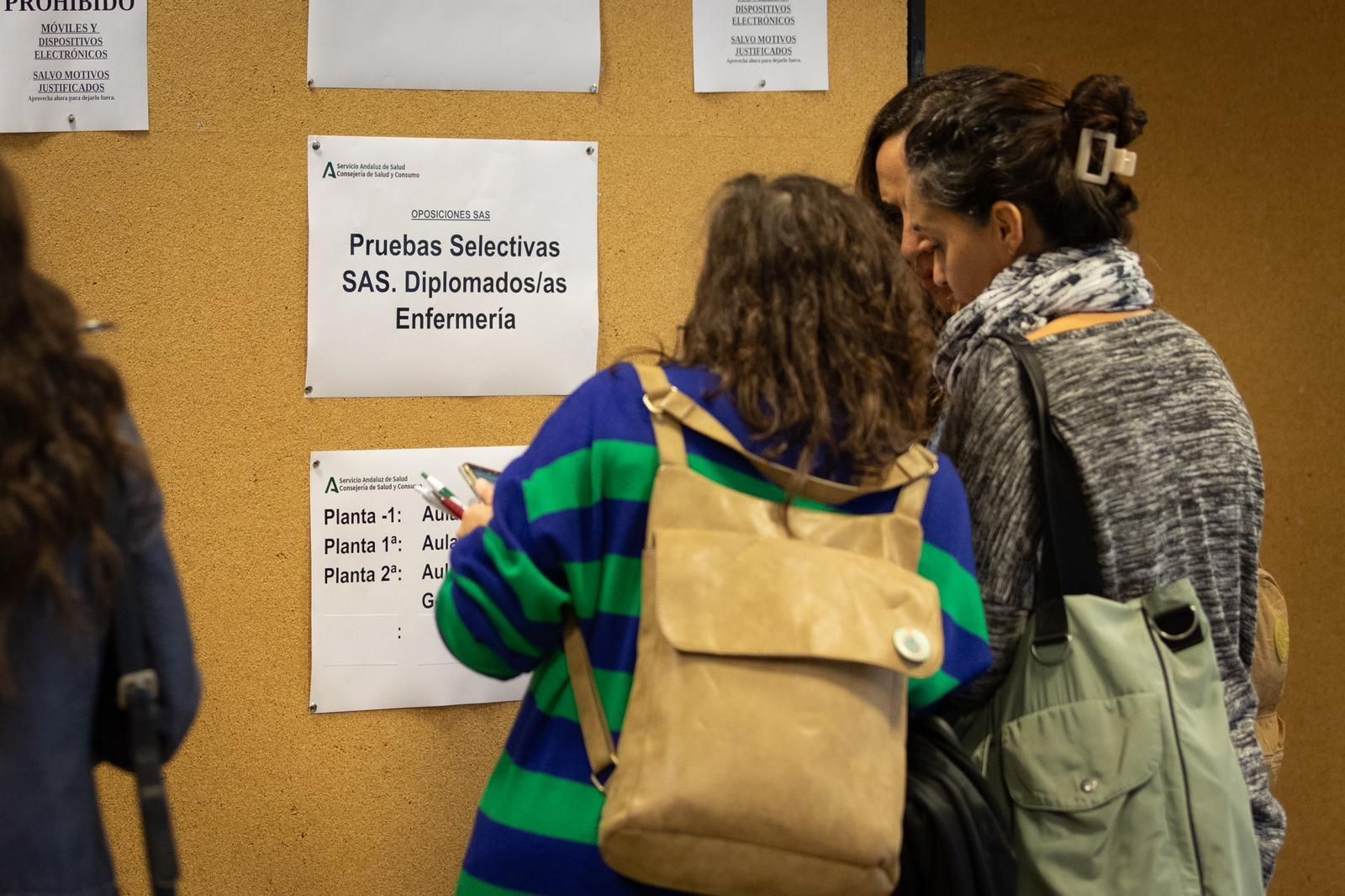 Las imágenes de los primeros exámenes de las oposiciones del SAS en Granada