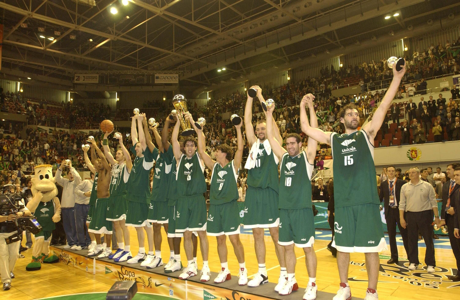 El equipo campeón de Copa en 2005. El equipo campeón de Copa en 2005.
