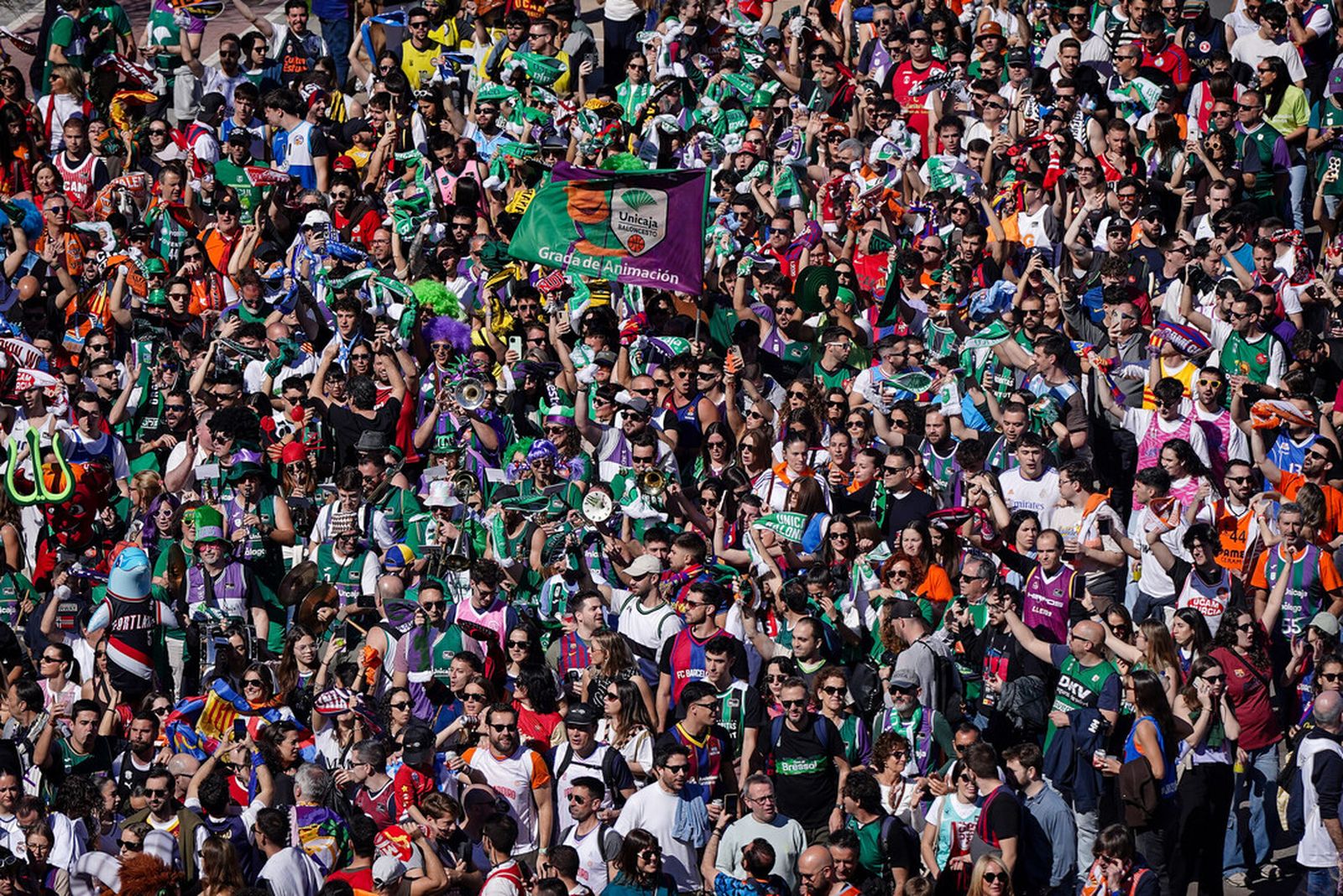 Las fotos del encuentro de aficiones de la Copa del Rey de Valencia