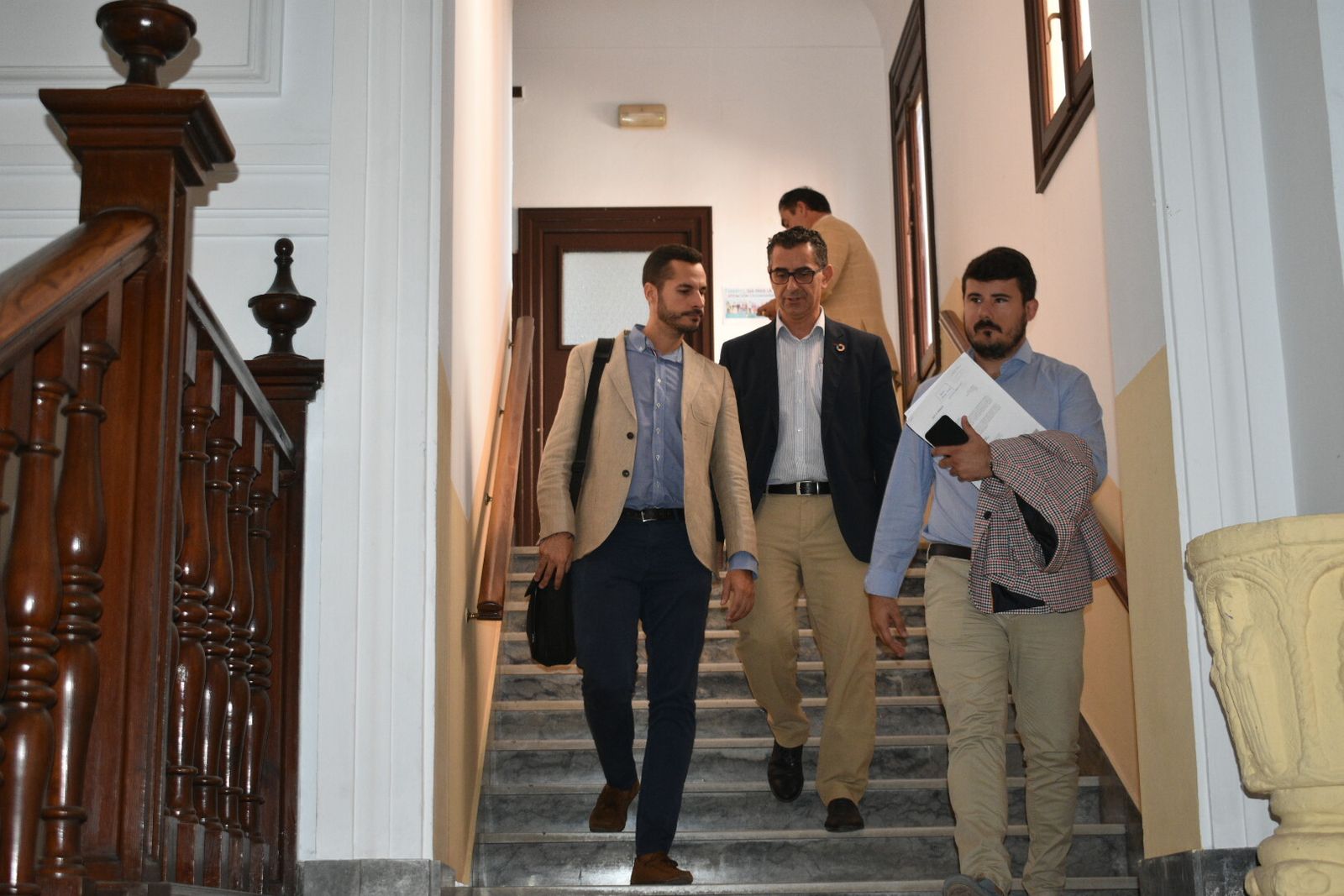 El diputado responsable del Área de Transición Ecológica de la Diputación, Mario Fernández, en su visita al Ayuntamiento.