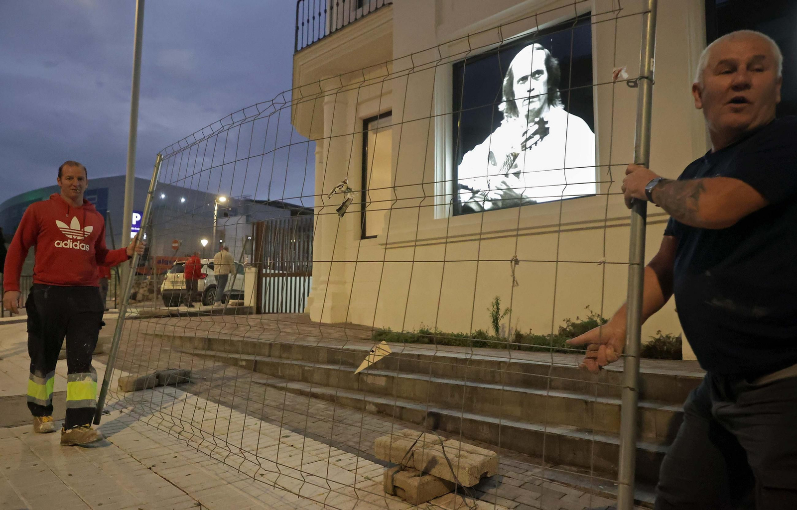 Fotos de los últimos preparativos del centro de interpretación Paco de Lucía en Algeciras