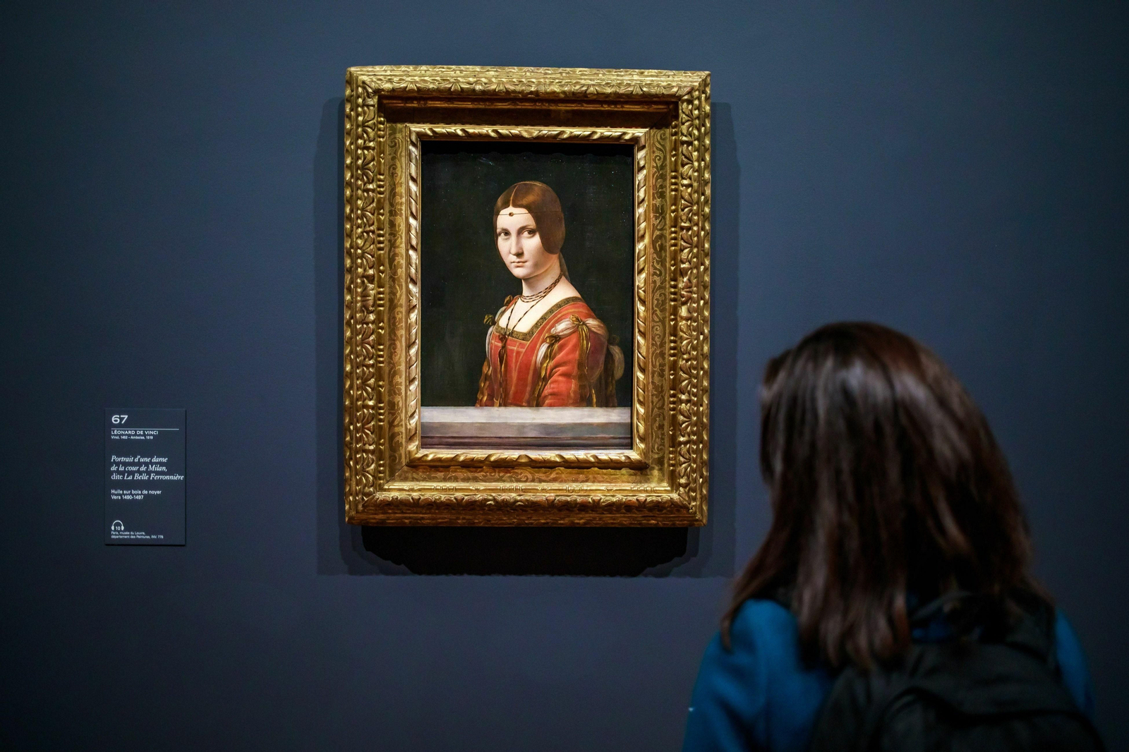 'Retrato de una mujer desconocida', en la exposición sobre Leonardo da Vinci en el Museo del Louvre.