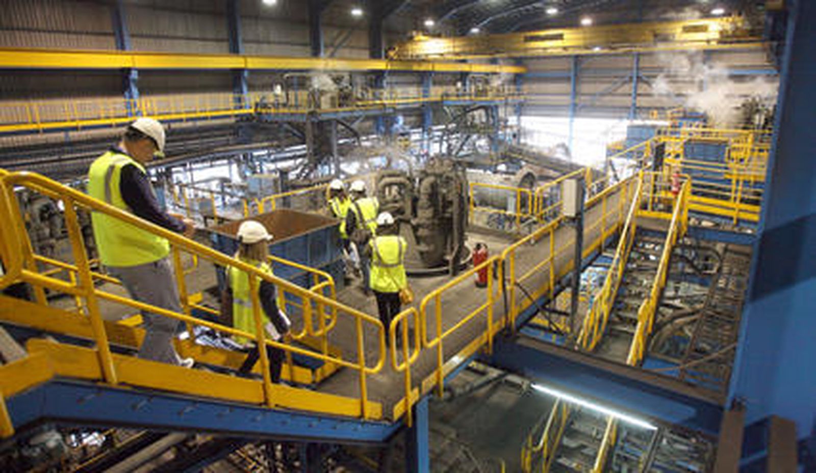 Empresas de cuatro países compiten por fabricar un casco minero inteligente diseñado por un onubense