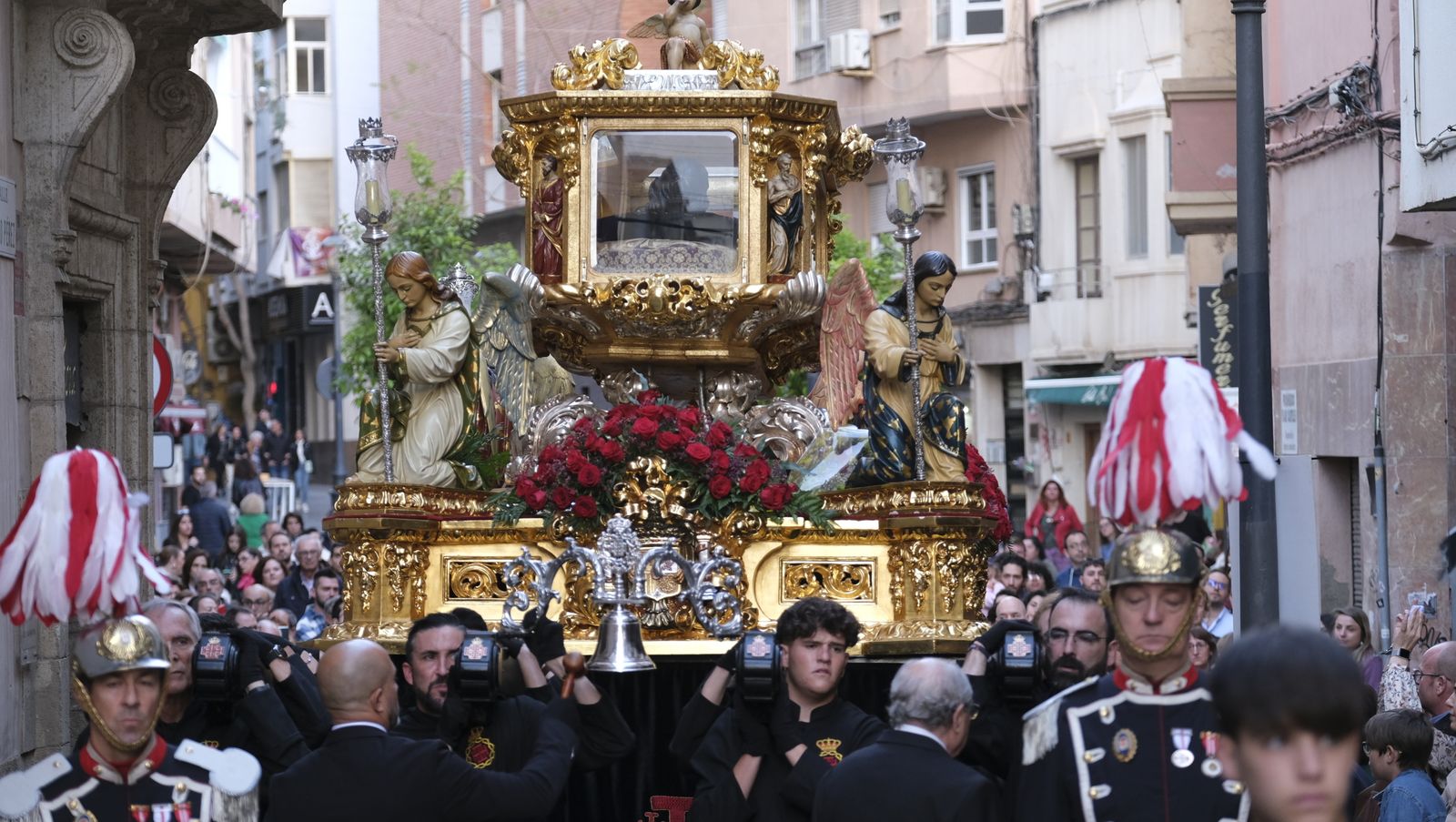 Procesión del Santo Entierro en Almería, en imágenes