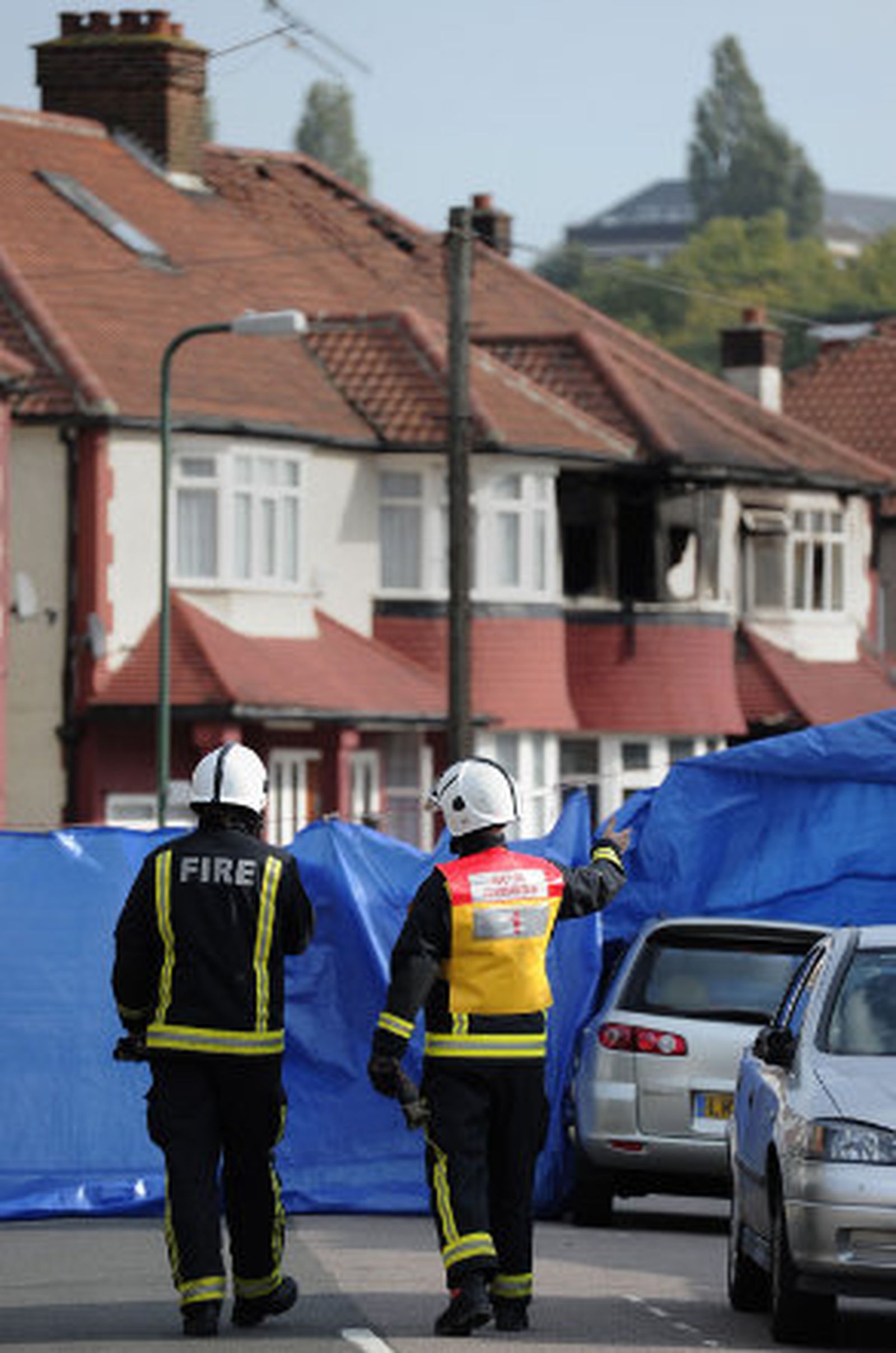 Seis muertos, entre ellos tres niños, en un incendio en Londres