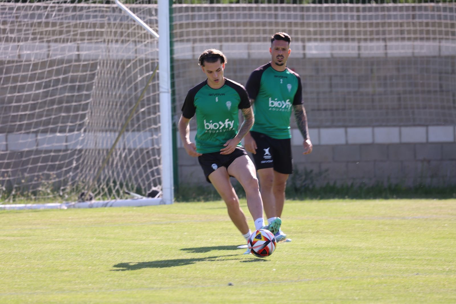 Las mejores fotos del primer entrenamiento del Córdoba CF en León